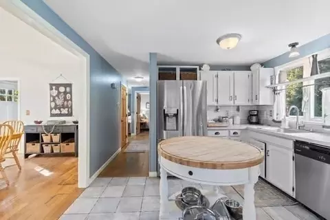 Entry Way - 737 Old Barnstable Rd, Mashpee, MA 02649 photo 3 of 3