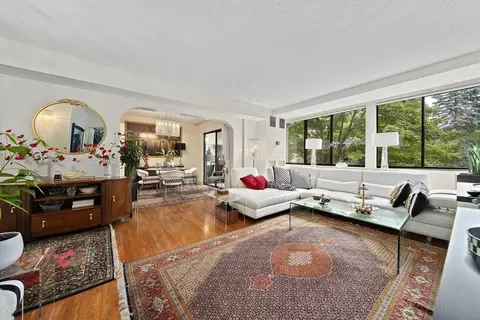 250 Hammond Pond Pkwy #303S, Chestnut Hill, MA 02467