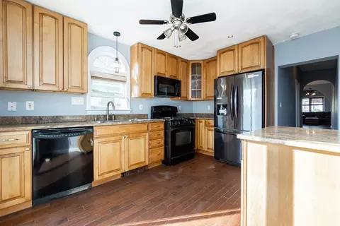 23 Irving St, Everett, MA 02149 photo 5