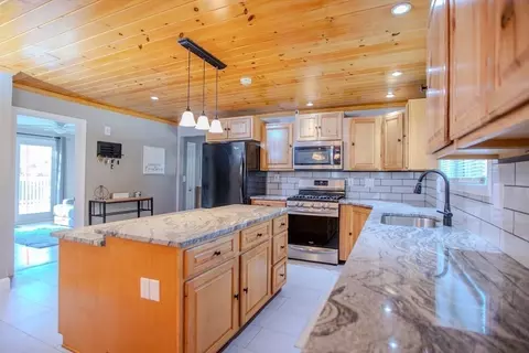 28 Whiting St, North Attleboro, MA 02760
