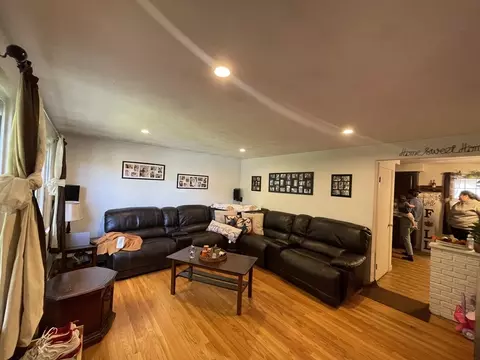 19 Oneida Ave, Worcester, MA 01606 photo 2