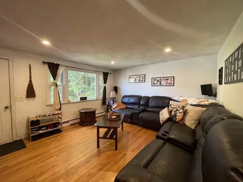 19 Oneida Ave, Worcester, MA 01606 photo 3