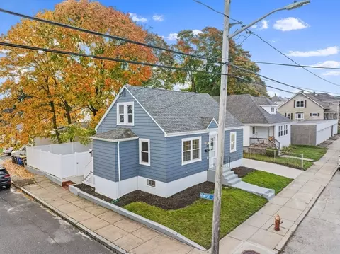 407 Stetson St, Fall River, MA 02720 photo 4
