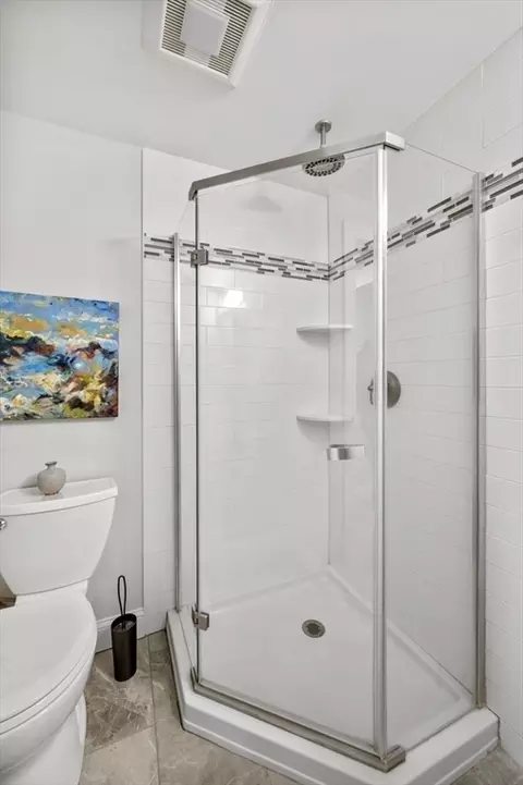 Bath - 135 Cutler Rd, Hamilton, MA 01982 photo 1 of 3