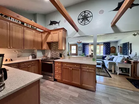 19 Summer St, Bourne, MA 02532 photo 3