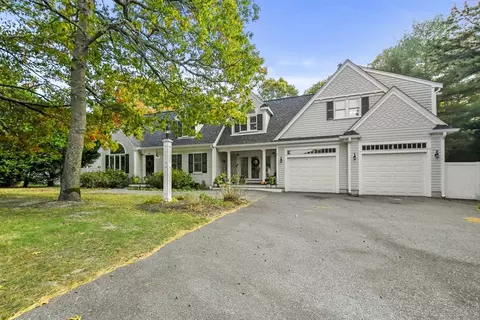 43 Carl Landi Cir, Falmouth, MA 02536