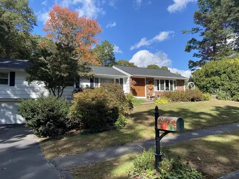 14 Mark Bradford Dr, Holden, MA 01520