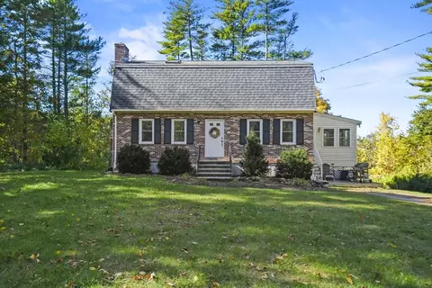 39 Bancroft St, Pepperell, MA 01463