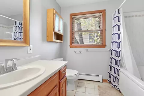 Bath - 8 Bumpy Ln, Methuen, MA 01844 photo 2 of 3
