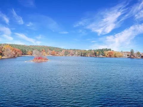 View/Area - 8 Bumpy Ln, Methuen, MA 01844 photo 2 of 2