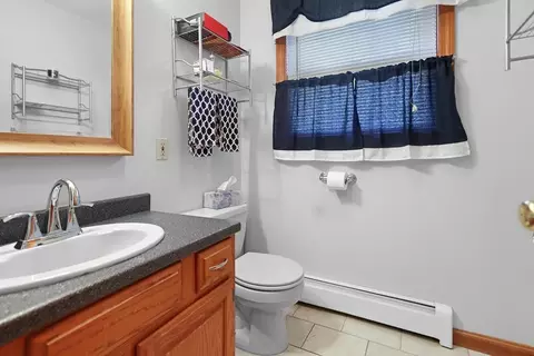 Bath - 8 Bumpy Ln, Methuen, MA 01844 photo 1 of 3