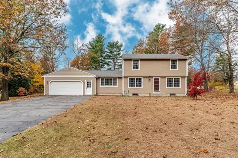 11 Longfellow Dr, Wilbraham, MA 01095