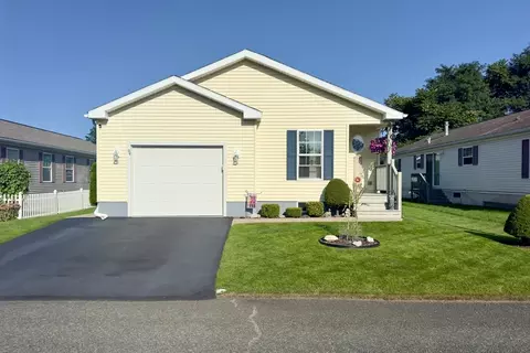 94 Sunrise Ln, Chicopee, MA 01020