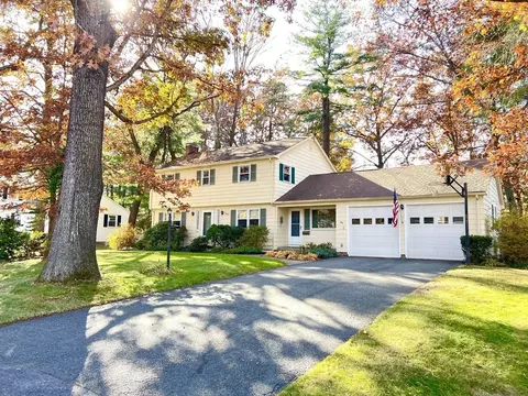 180 Kenmore Dr, Longmeadow, MA 01106