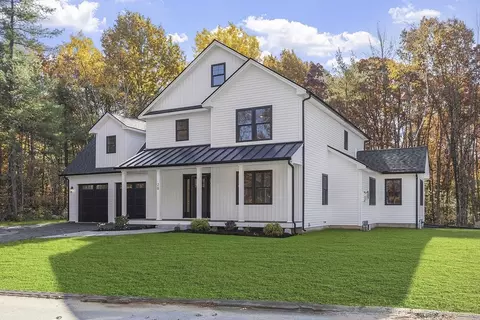 28 Goodfellow Dr, Fitchburg, MA 01420