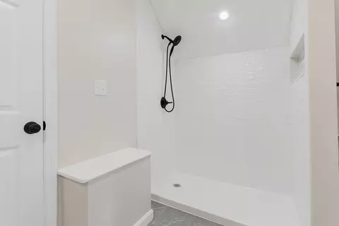Bath - 28 Thompson Rd, Webster, MA 01570 photo 5 of 5