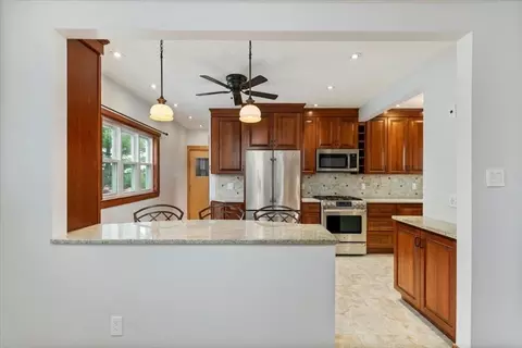 28 Hillside Ave, Everett, MA 02149 photo 7