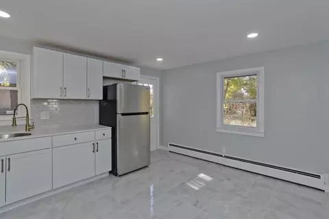 37 Wilber St, Springfield, MA 01104 photo 7