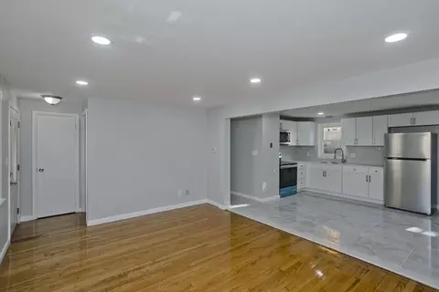 37 Wilber St, Springfield, MA 01104 photo 8
