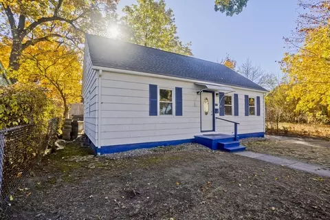 37 Wilber St, Springfield, MA 01104 photo 2