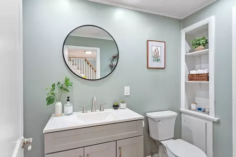 Bath - 66 Dawson Rd, Worcester, MA 01602 photo 1 of 3