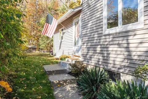 Exterior - 66 Dawson Rd, Worcester, MA 01602 photo 2 of 10