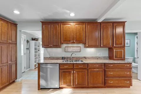 Kitchen - 66 Dawson Rd, Worcester, MA 01602 photo 4 of 5
