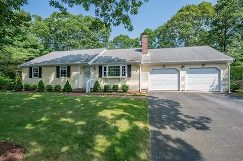 12 Bettys Ln, Harwich, MA 02645