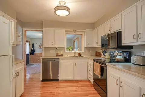 80 Edgewater Dr, Blackstone, MA 01504 photo 10