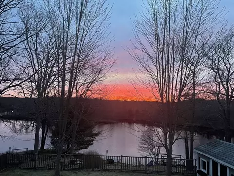 80 Edgewater Dr, Blackstone, MA 01504 photo 2
