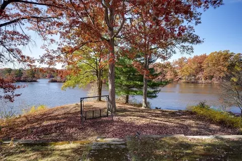 80 Edgewater Dr, Blackstone, MA 01504 photo 38