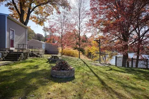 80 Edgewater Dr, Blackstone, MA 01504 photo 34