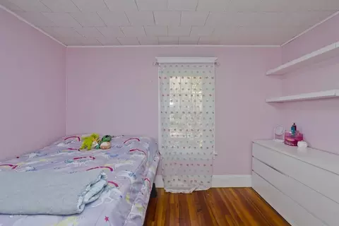 Bedroom - 165 Belvidere St, Springfield, MA 01108 photo 6 of 10