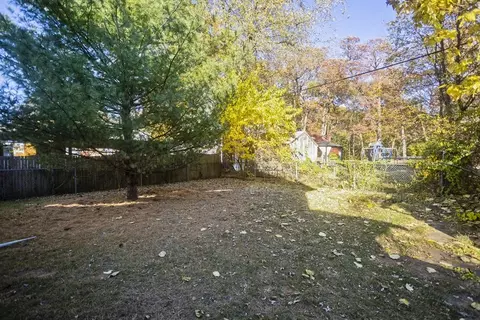 Exterior - 165 Belvidere St, Springfield, MA 01108 photo 5 of 7