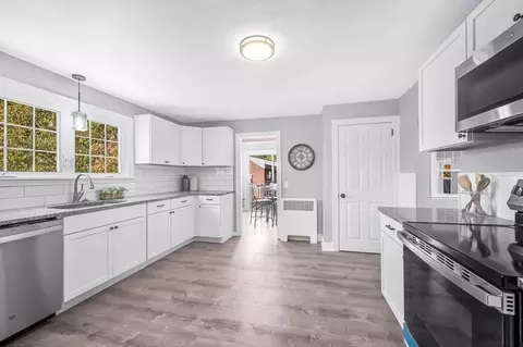 34 Francis St, Springfield, MA 01104 photo 7