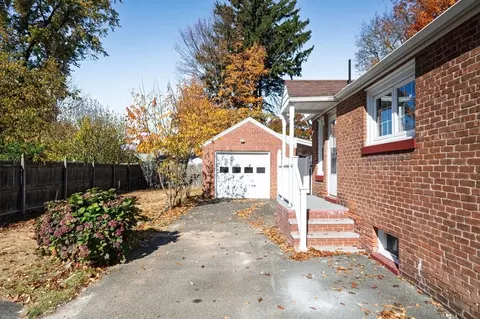 34 Francis St, Springfield, MA 01104 photo 32