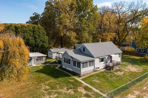 7 Gaspee St, Chicopee, MA 01013