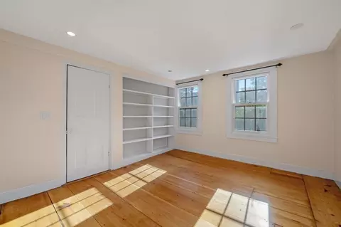 15 Circle St, Marblehead, MA 01945 photo 17