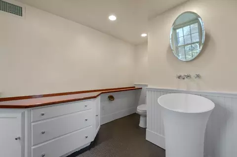 15 Circle St, Marblehead, MA 01945 photo 26