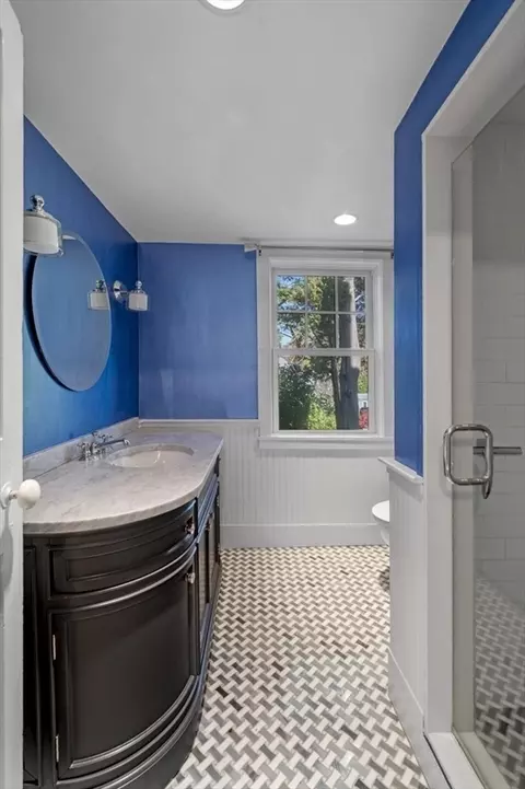 15 Circle St, Marblehead, MA 01945 photo 18