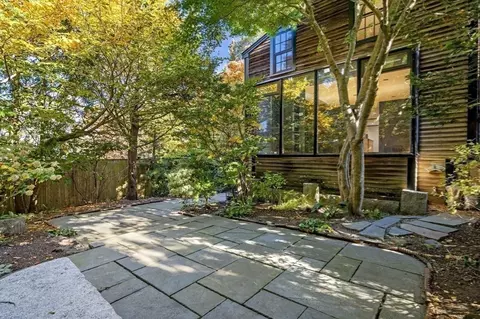 15 Circle St, Marblehead, MA 01945 photo 36