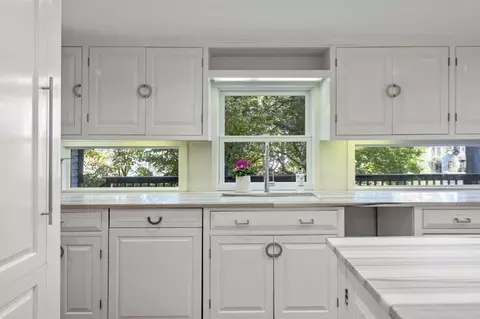 15 Circle St, Marblehead, MA 01945 photo 10