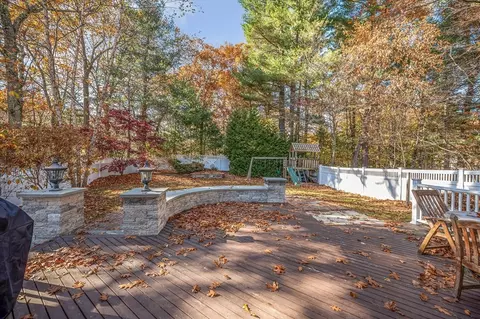 Exterior - 17 Harold Ave, Reading, MA 01867 photo 2 of 7