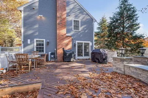 Exterior - 17 Harold Ave, Reading, MA 01867 photo 4 of 7