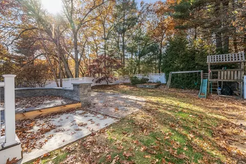 Exterior - 17 Harold Ave, Reading, MA 01867 photo 5 of 7