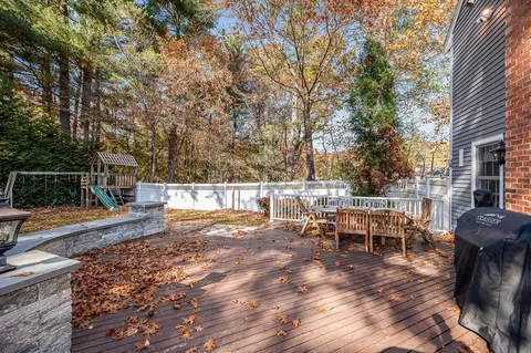 Exterior - 17 Harold Ave, Reading, MA 01867 photo 3 of 7