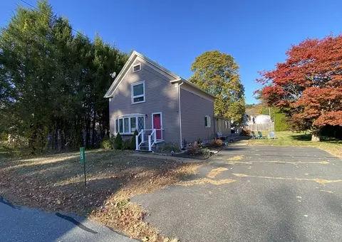 23 Oak St, Gill, MA 01354