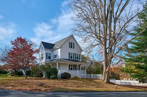 879 West St, Ludlow, MA 01056