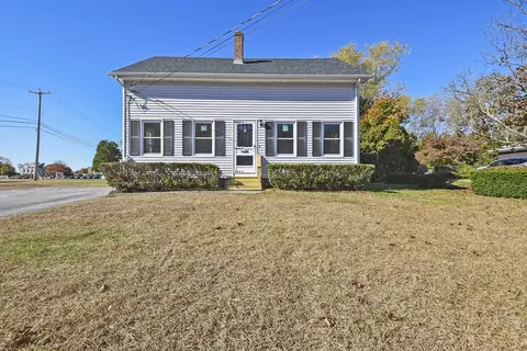 362 Market St, Warren, RI 02885