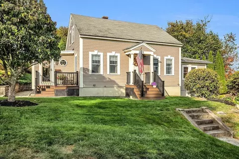 12 Mellor Ave, Worcester, MA 01606